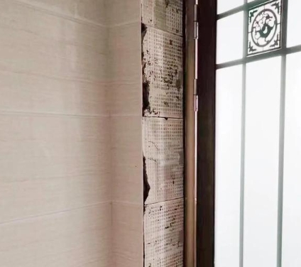 菏泽瓷砖空鼓免砸砖维修公司分享吸水砖泡水时间不够或过长都会对瓷砖铺贴效果产生影响